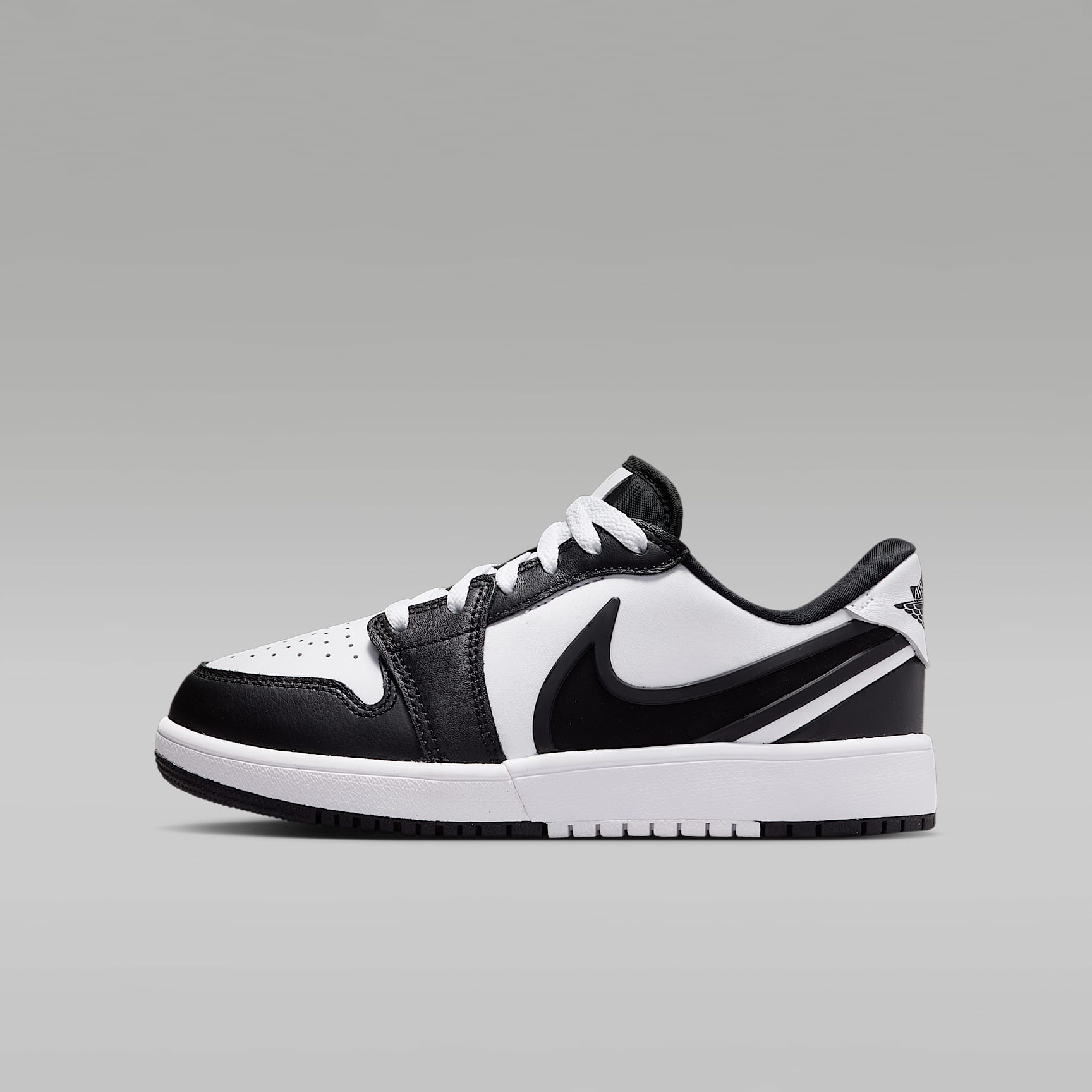 NIKE公式】ジョーダン 1 LOW RM ジュニアシューズ.オンラインストア